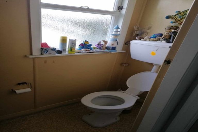 Photo of property in 10 Whanake Street, Titahi Bay, Porirua, 5022