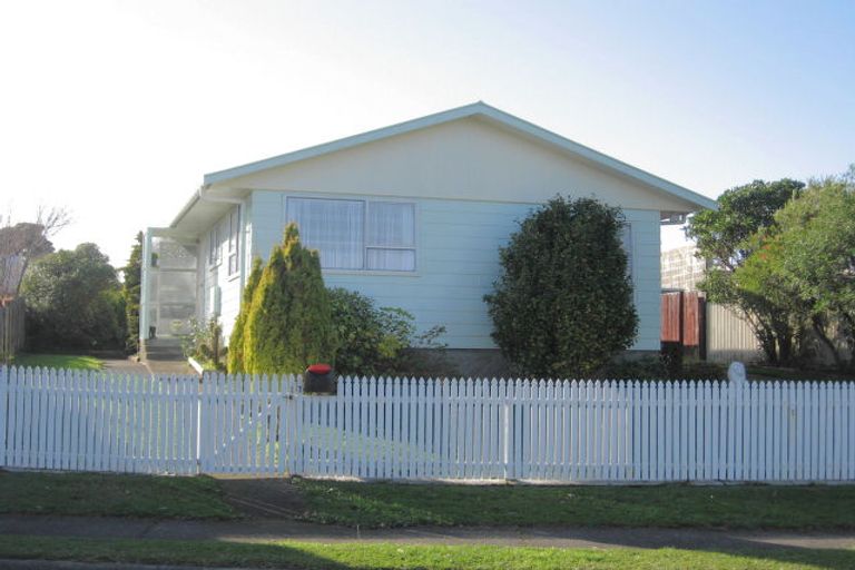 Photo of property in 17 Clipper Street, Titahi Bay, Porirua, 5022