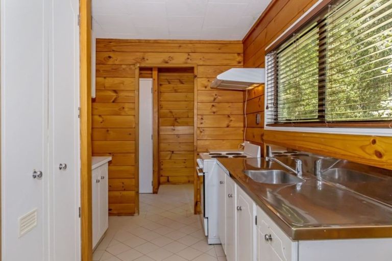 Photo of property in 24a Otanerua Road, Hatfields Beach, Orewa, 0931