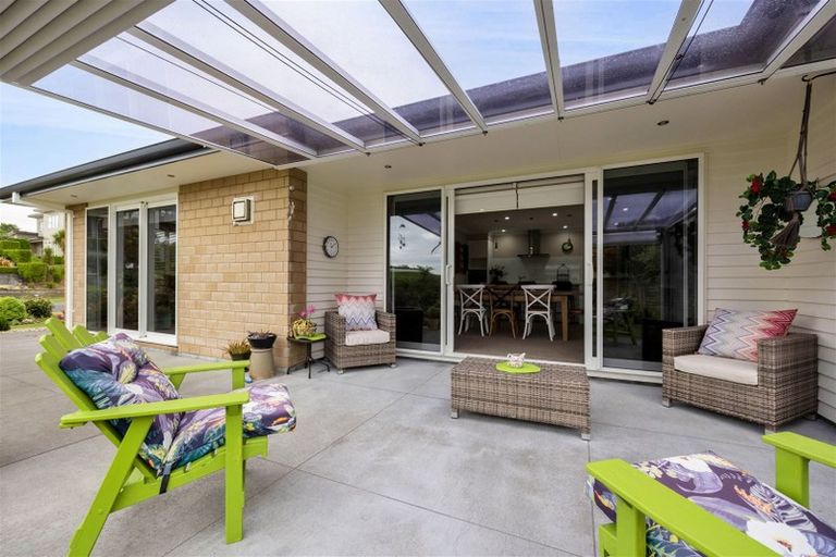 Photo of property in 9 Links Drive, Waiwhakaiho, New Plymouth, 4312