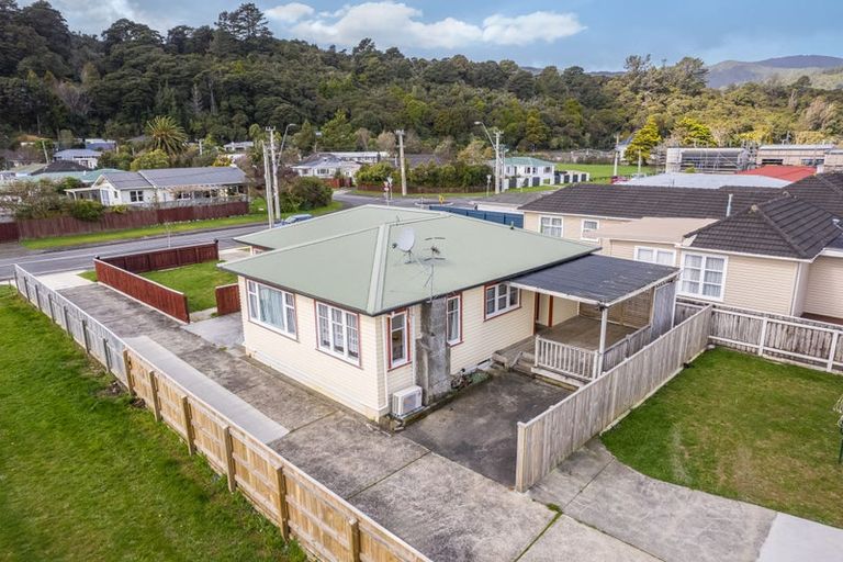 Photo of property in 15 Moohan Street, Wainuiomata, Lower Hutt, 5014