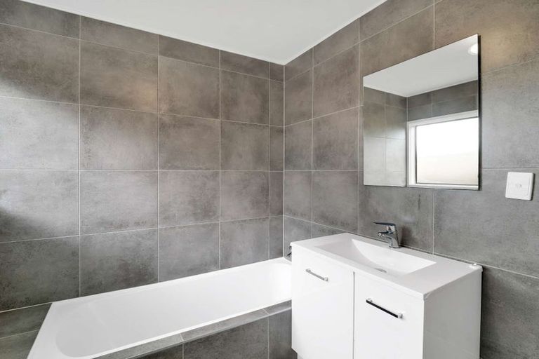 Photo of property in 65 Reynella Drive, Massey, Auckland, 0614