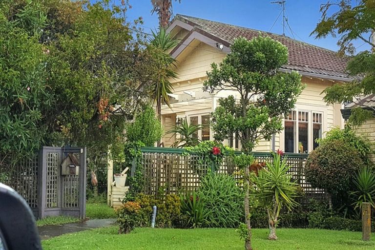 Photo of property in 2/2 Ewen Street, Takapuna, Auckland, 0622