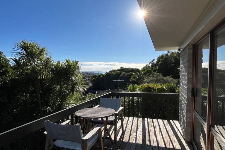 Photo of property in 2/16 Malters Place, Browns Bay, Auckland, 0630