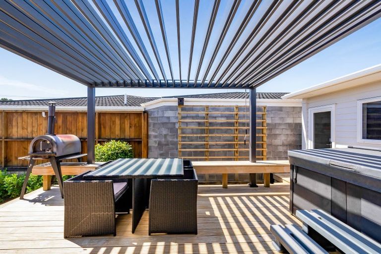 Photo of property in 132 Govett Avenue, Frankleigh Park, New Plymouth, 4310