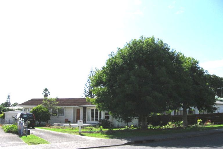 Photo of property in 1/5 Compton Street, Hillcrest, Auckland, 0627