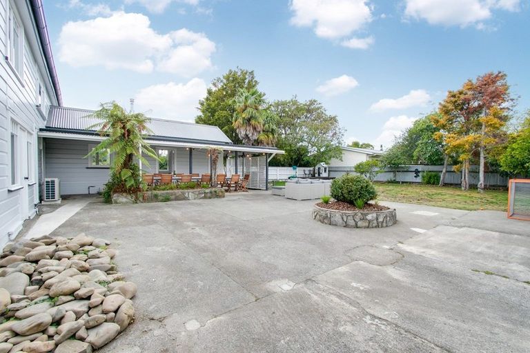 Photo of property in 2 Lucknow Road, Havelock North, 4130
