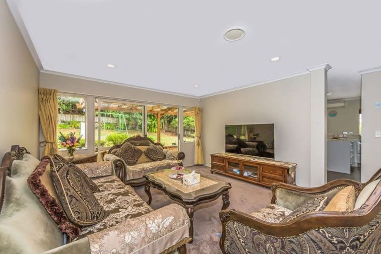 Photo of property in 31 Kate Sheppard Avenue, Torbay, Auckland, 0630