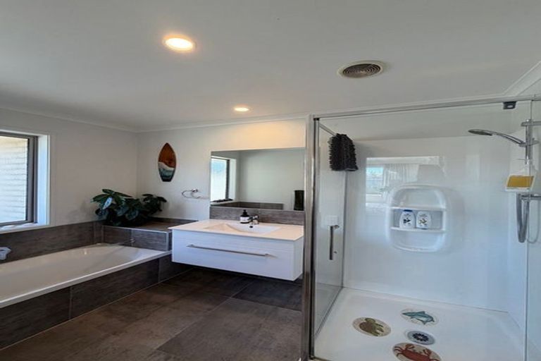 Photo of property in 3 Leet Crescent, Papamoa Beach, Papamoa, 3118