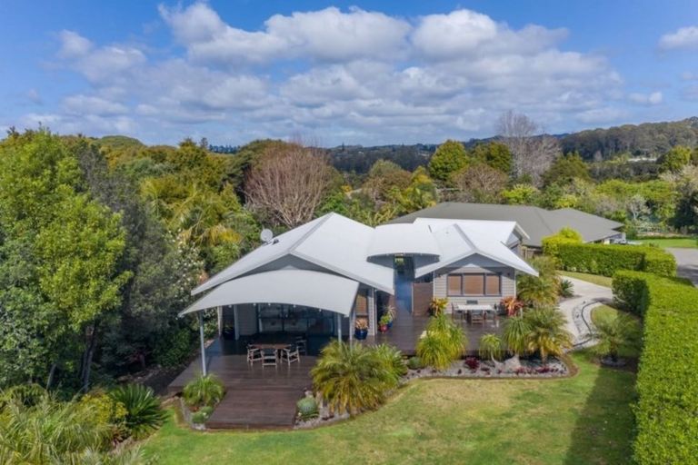 Photo of property in 13 Edkins Road, Kerikeri, 0230