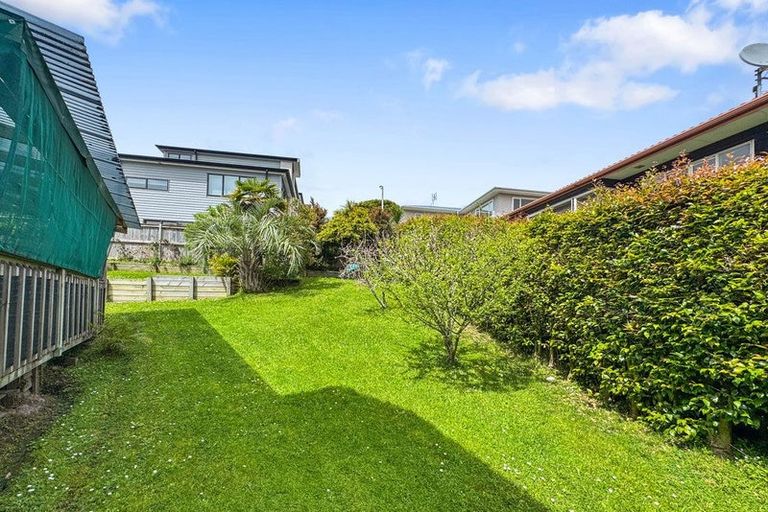 Photo of property in 2/58 Glencoe Road, Browns Bay, Auckland, 0630