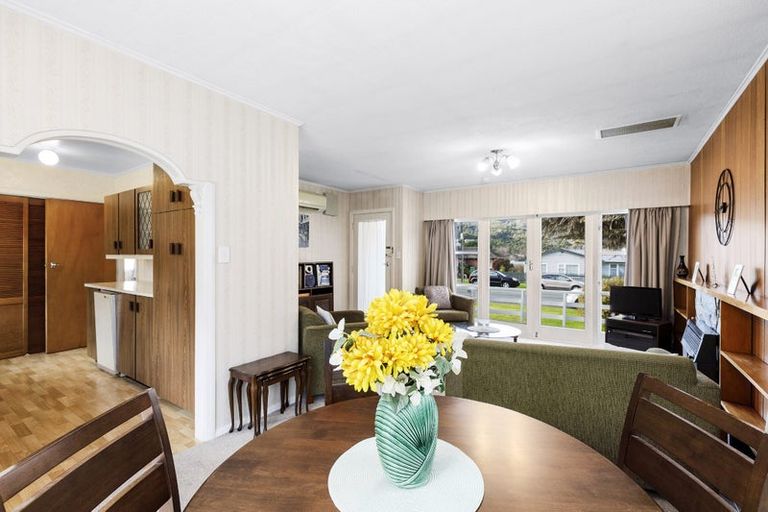 Photo of property in 170 George Street, Stokes Valley, Lower Hutt, 5019