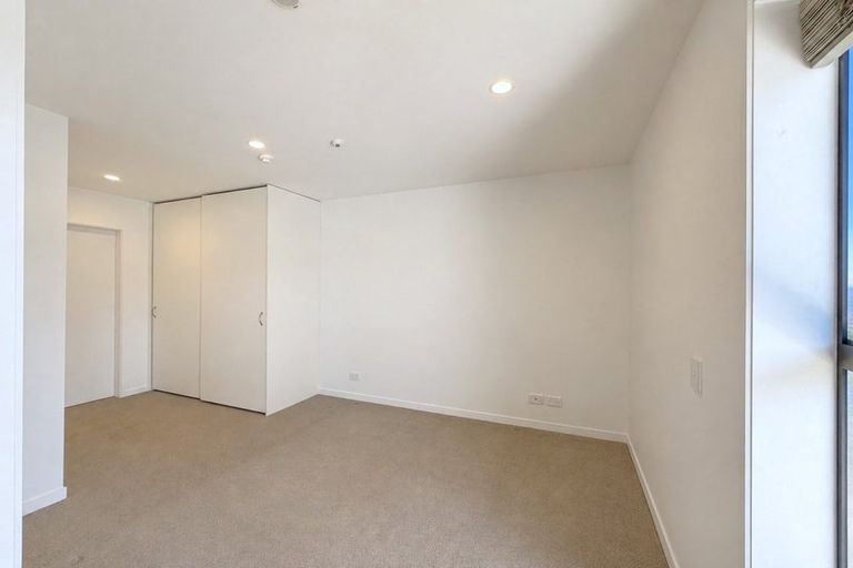 Photo of property in 10/165 Hobsonville Point Road, Hobsonville, Auckland, 0616
