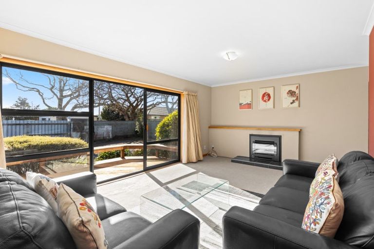 Photo of property in 5b Truby King Street, Merrilands, New Plymouth, 4312