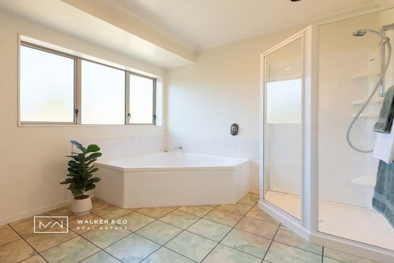 Photo of property in 2 Tuhua Lane, Brown Owl, Upper Hutt, 5018