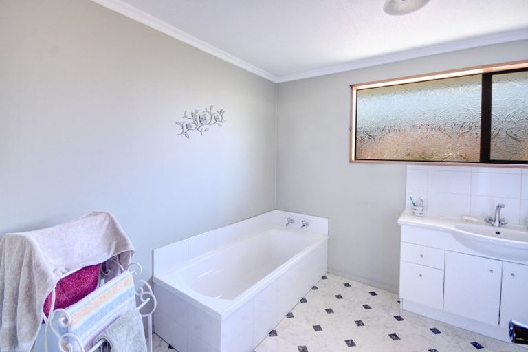 Photo of property in 5 Ash Place, Mosgiel, 9024