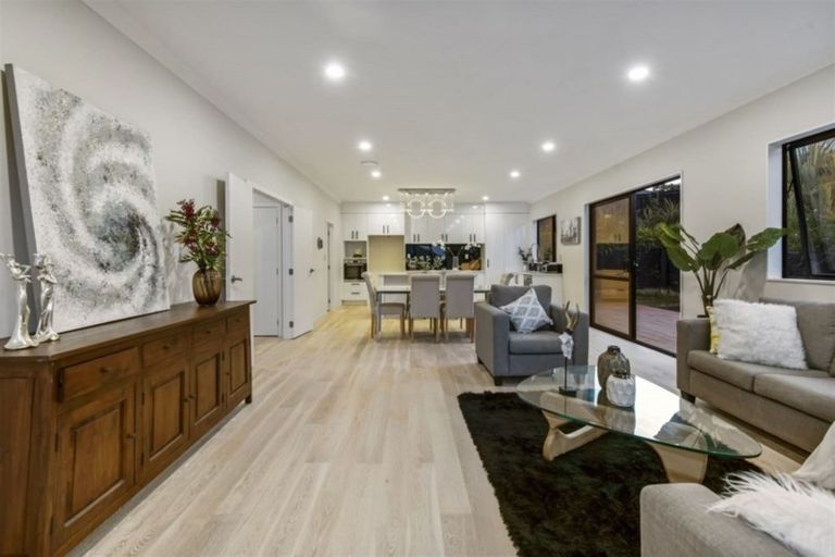 Photo of property in 1 Tirohanga Crescent, Stanmore Bay, Whangaparaoa, 0932