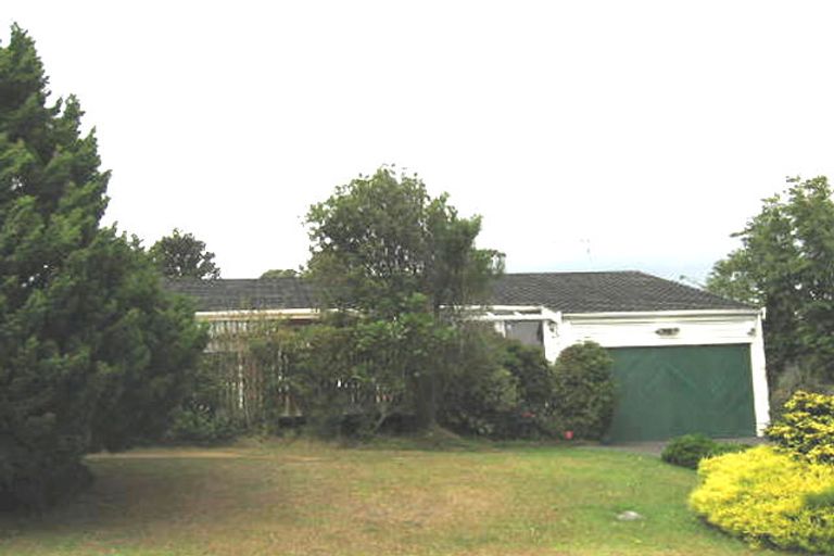 Photo of property in 11 Catalina Crescent, Forrest Hill, Auckland, 0620