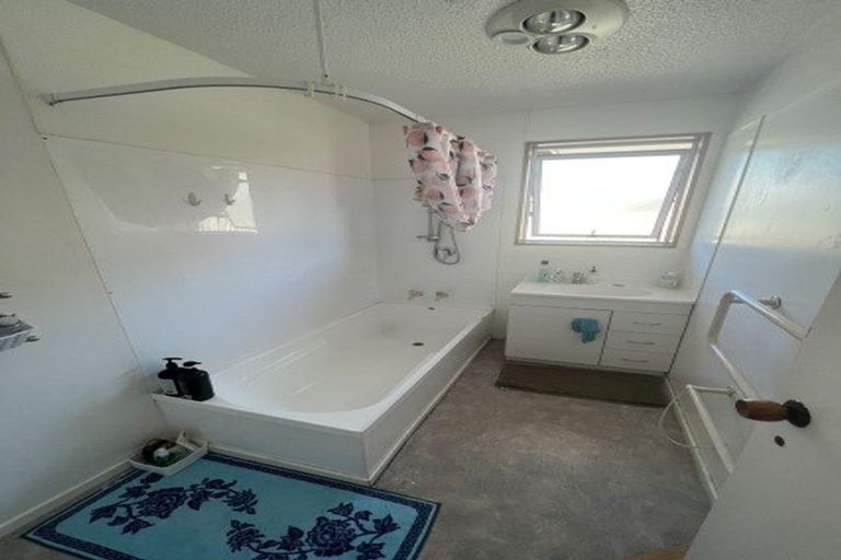 Photo of property in 2/27 Peverel Street, Riccarton, Christchurch, 8041