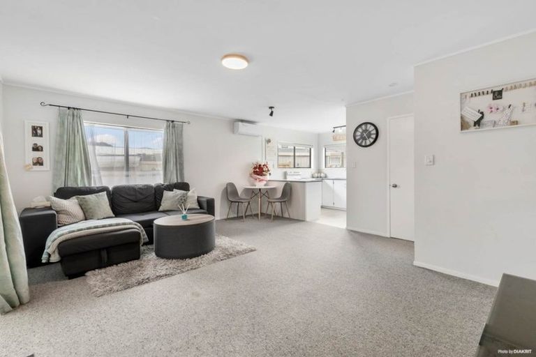 Photo of property in 1/50 Tawa Crescent, Manurewa, Auckland, 2102