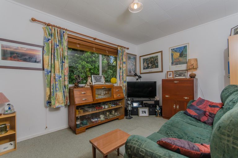 Photo of property in 117 Konini Road, Titirangi, Auckland, 0604