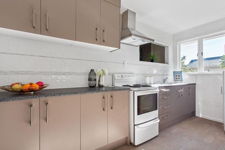 Photo of property in 30 Barrys Road, Glendene, Auckland, 0602