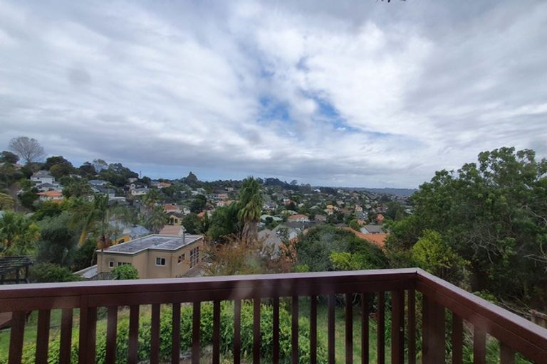 Photo of property in 36 Sunset Road, Unsworth Heights, Auckland, 0632