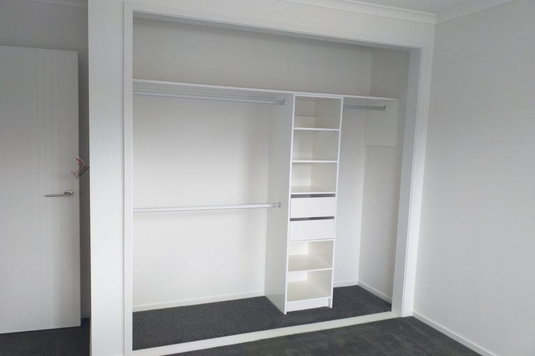 Photo of property in 2 Emerald Avenue, Rosehill, Papakura, 2113