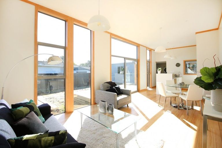 Photo of property in 3 Acacia Street, Kelvin Grove, Palmerston North, 4414