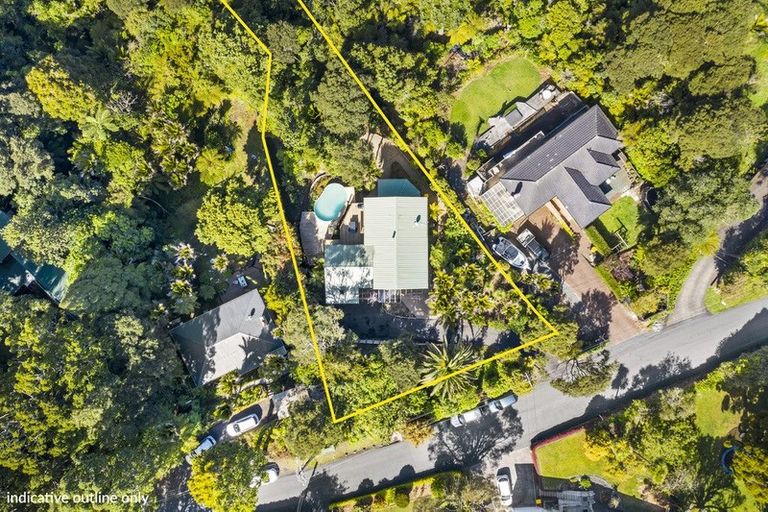 Photo of property in 9 Tawini Road, Titirangi, Auckland, 0604