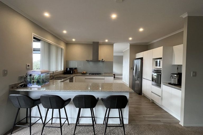 Photo of property in 2 Makaka Lane, Silverdale, 0932