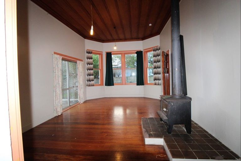 Photo of property in 7 Waterloo Street, Dannevirke, 4930