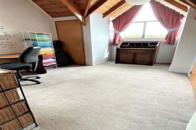 Photo of property in 411b Great South Road, Opaheke, Papakura, 2113