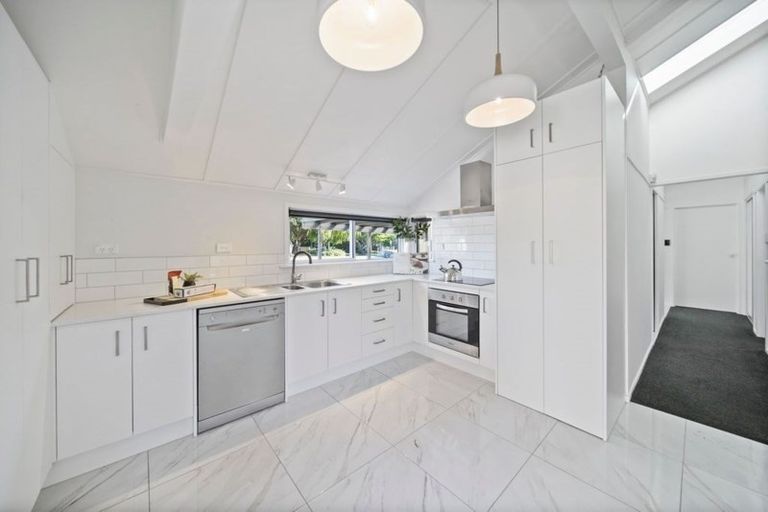 Photo of property in 1/195 Fisher Parade, Farm Cove, Auckland, 2012