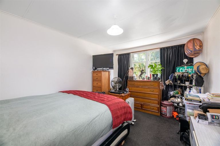 Photo of property in 4 Marie Crescent, Te Atatu South, Auckland, 0610
