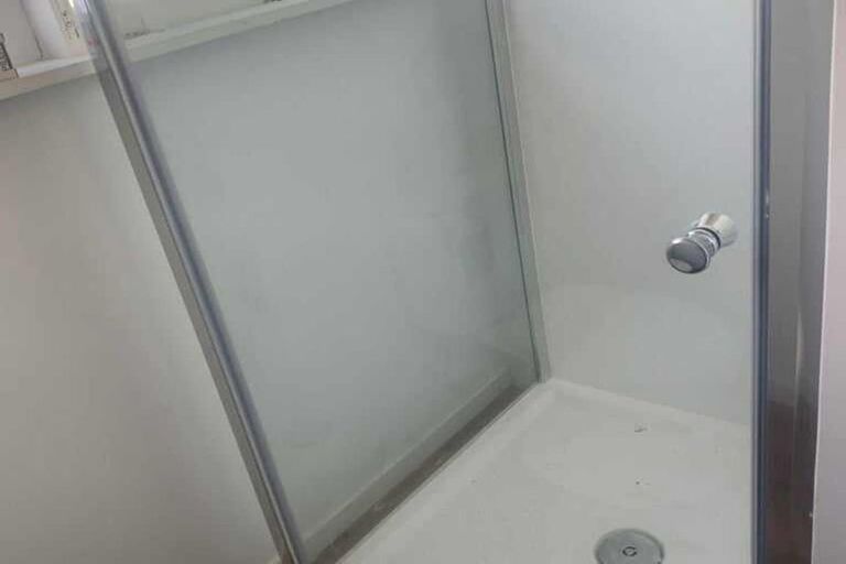 Photo of property in 35 Kahu Road, Paremata, Porirua, 5024