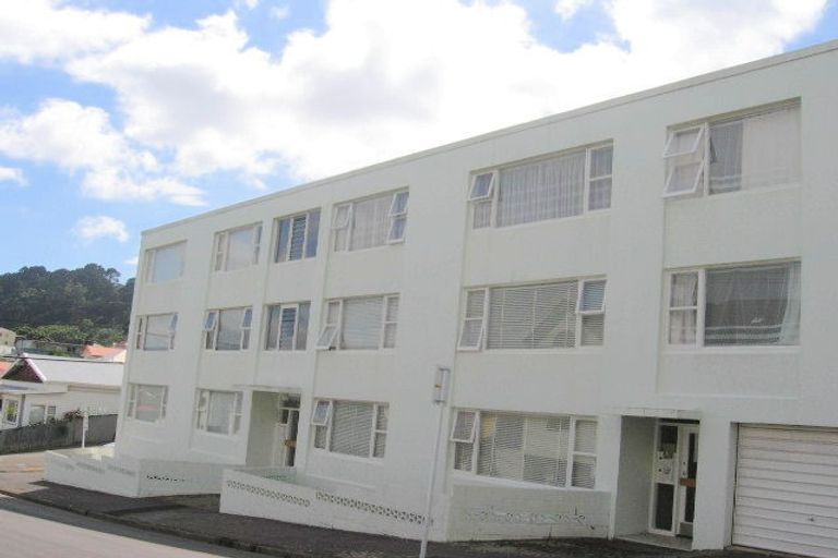 Photo of property in 8/117 Austin Street, Mount Victoria, Wellington, 6011