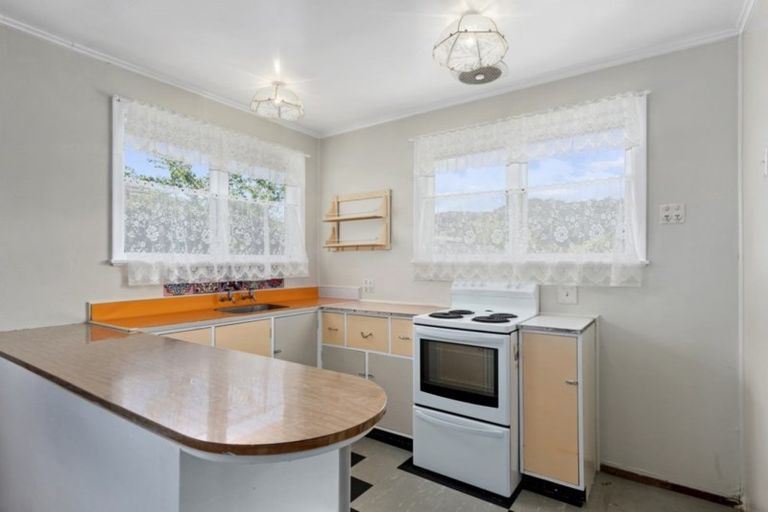 Photo of property in 163 George Street, Stokes Valley, Lower Hutt, 5019