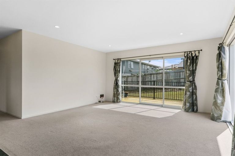 Photo of property in 10 Weka Street, Mangawhai, 0505