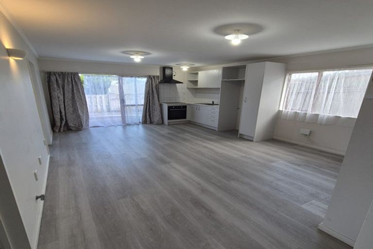 Photo of property in 7 Figtree Terrace, Goodwood Heights, Auckland, 2105