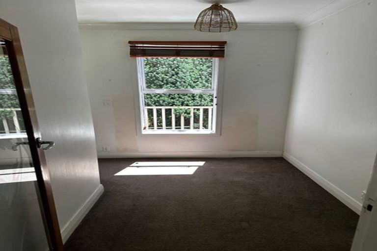 Photo of property in 23 Mitchell Street, Brooklyn, Wellington, 6021