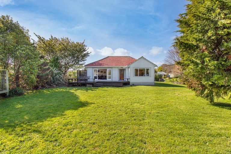 Photo of property in 1 Ngareta Road, Mourea, Rotorua, 3074