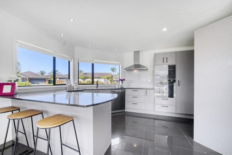 Photo of property in 22 Ranchod Terrace, Pukekohe, 2120