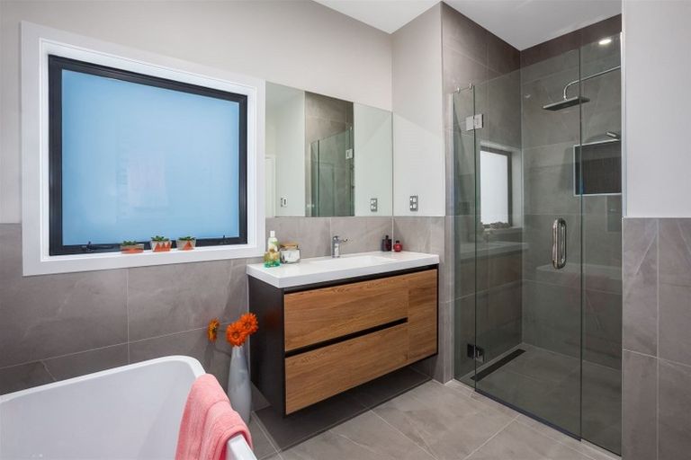 Photo of property in 19 Wangapeka Way, Aotea, Porirua, 5024