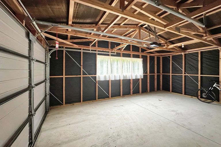 Photo of property in 5 Fookes Street, Waverley, 4510