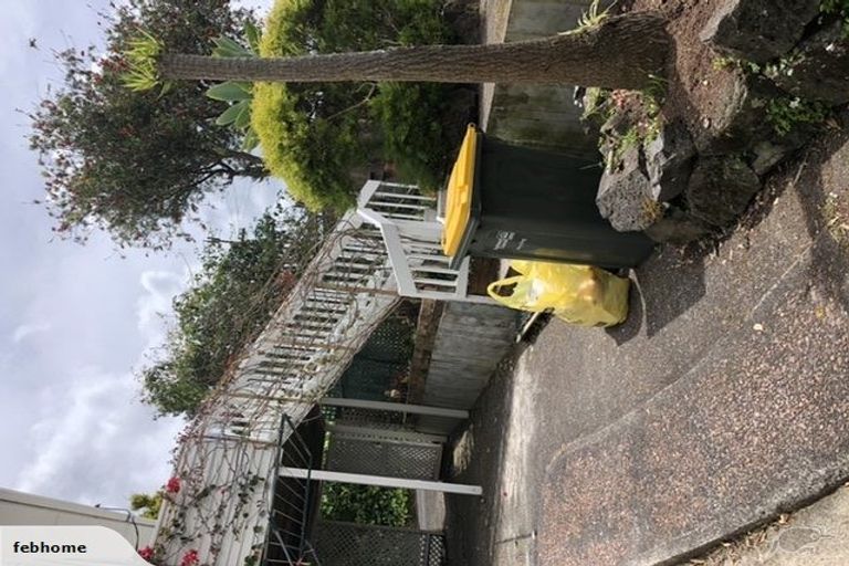 Photo of property in 686 East Coast Road, Pinehill, Auckland, 0630