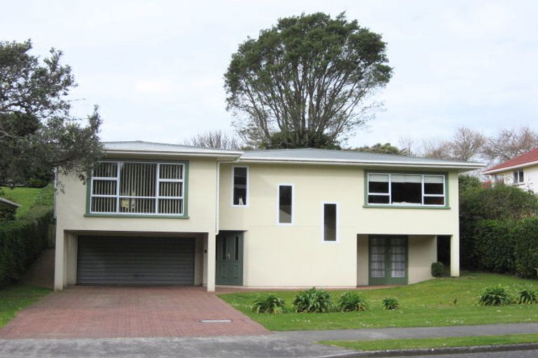 Photo of property in 61 Awanui Street, Merrilands, New Plymouth, 4312
