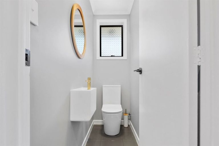 Photo of property in 2/97 Weston Road, St Albans, Christchurch, 8052