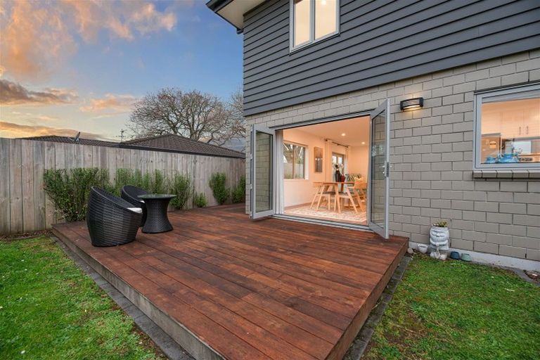 Photo of property in 8b Greenberry Drive, Ranui, Auckland, 0612