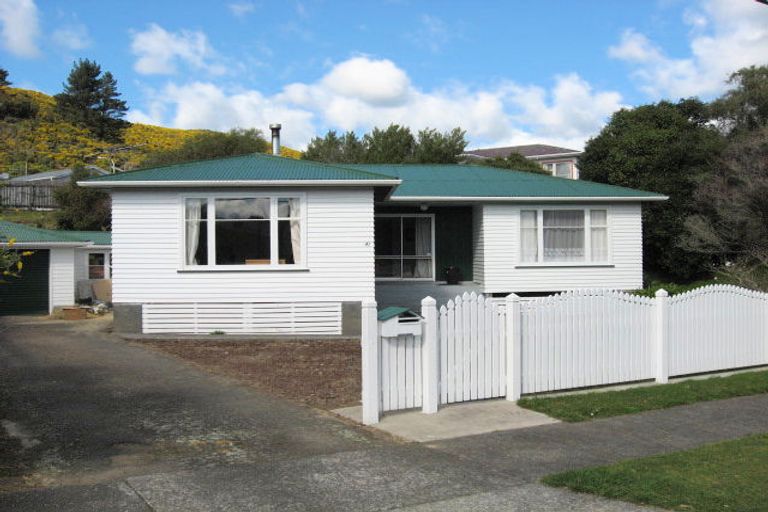 Photo of property in 41 Peel Place, Wainuiomata, Lower Hutt, 5014